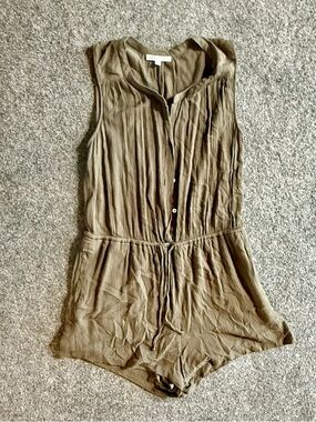 DR2 Sleeveless Textured Romper in Olive